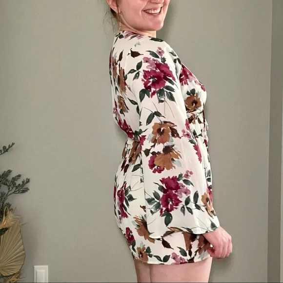 CLOSET SALE Audrey 3 + 1 deep v neck romper with elastic waistband tie - Picture 5 of 7